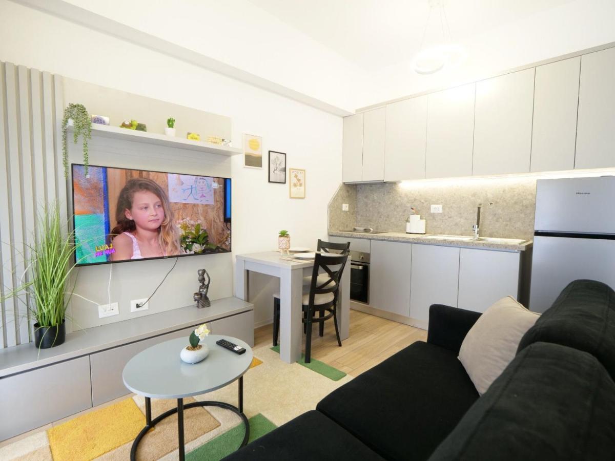 Comfy Studio At 'Mangalem21 Complex' Parking-Wifi-Ac-View Tirana Exterior photo