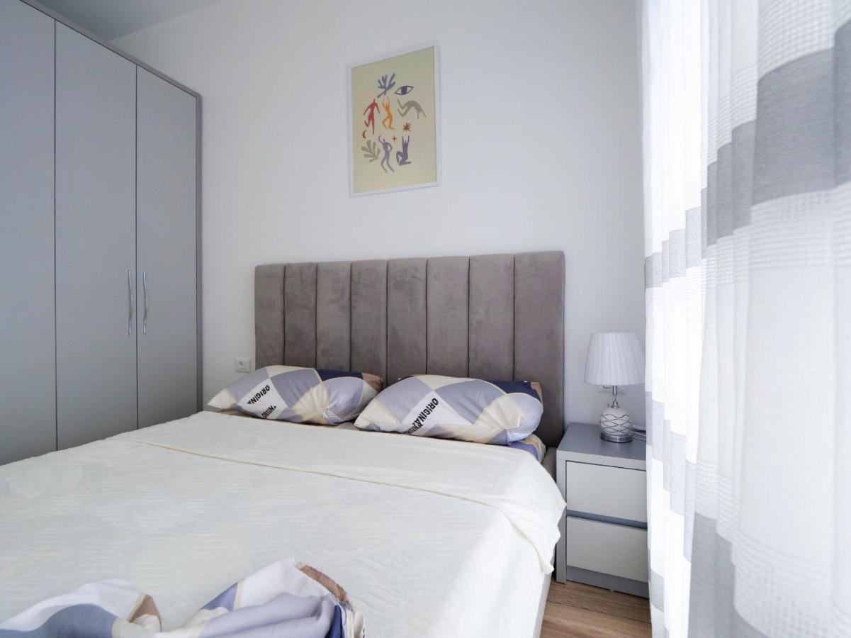 Comfy Studio At 'Mangalem21 Complex' Parking-Wifi-Ac-View Tirana Exterior photo